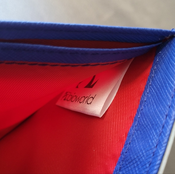 Jaws Wallet - Picture 13 of 16